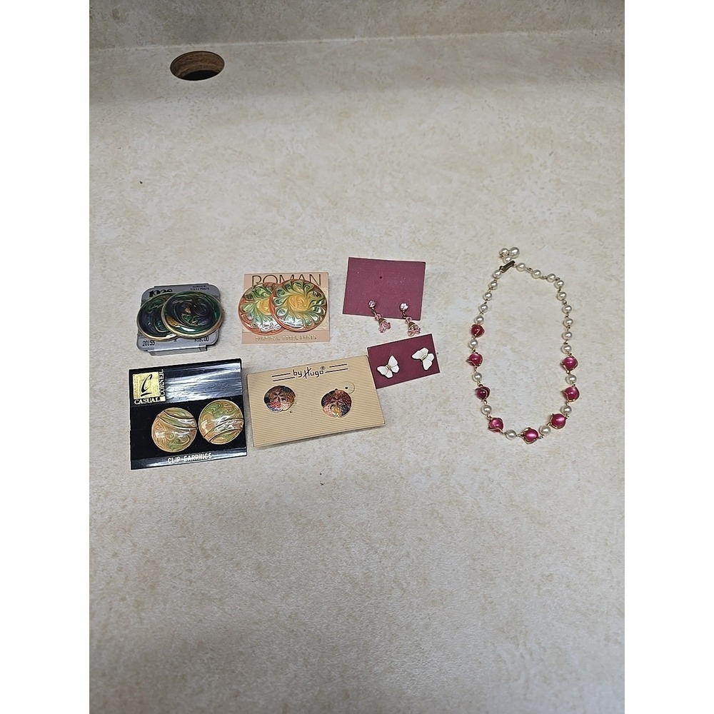 Vtg Jewelry Lot 1928 Roman Casual Corner by Hugo‎ Enamel Earrings Pearl Necklace
